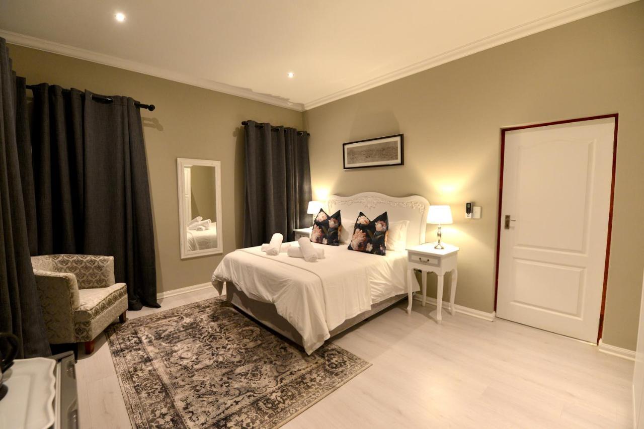 Chateau La Mer Exclusive Guesthouse & Spa Hartbeespoort Bagian luar foto