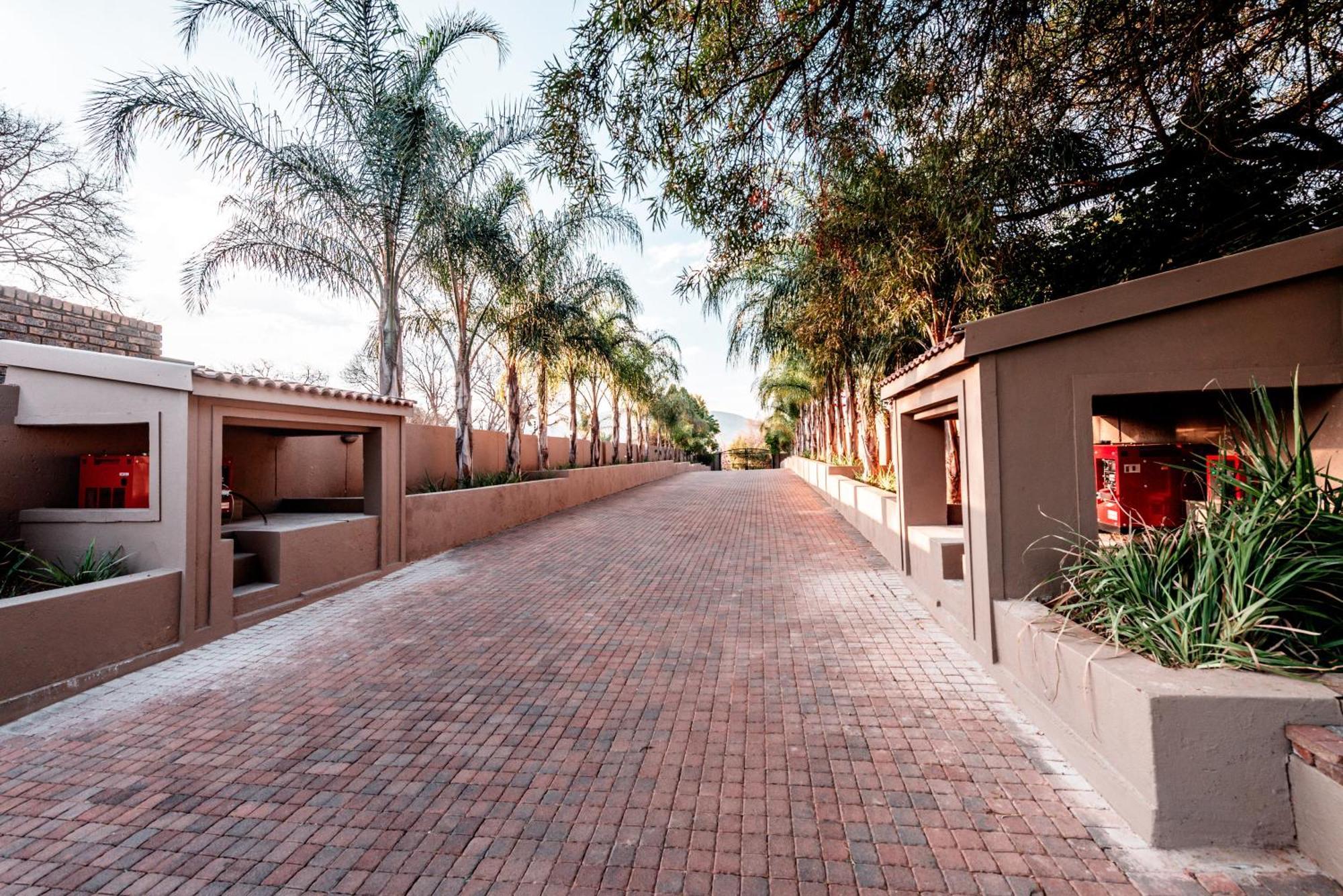 Chateau La Mer Exclusive Guesthouse & Spa Hartbeespoort Bagian luar foto