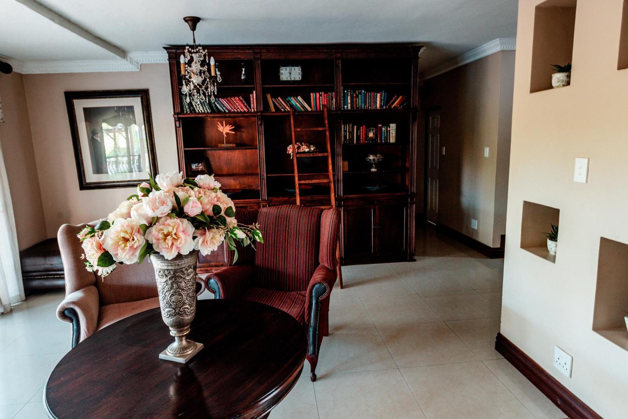 Chateau La Mer Exclusive Guesthouse & Spa Hartbeespoort Bagian luar foto