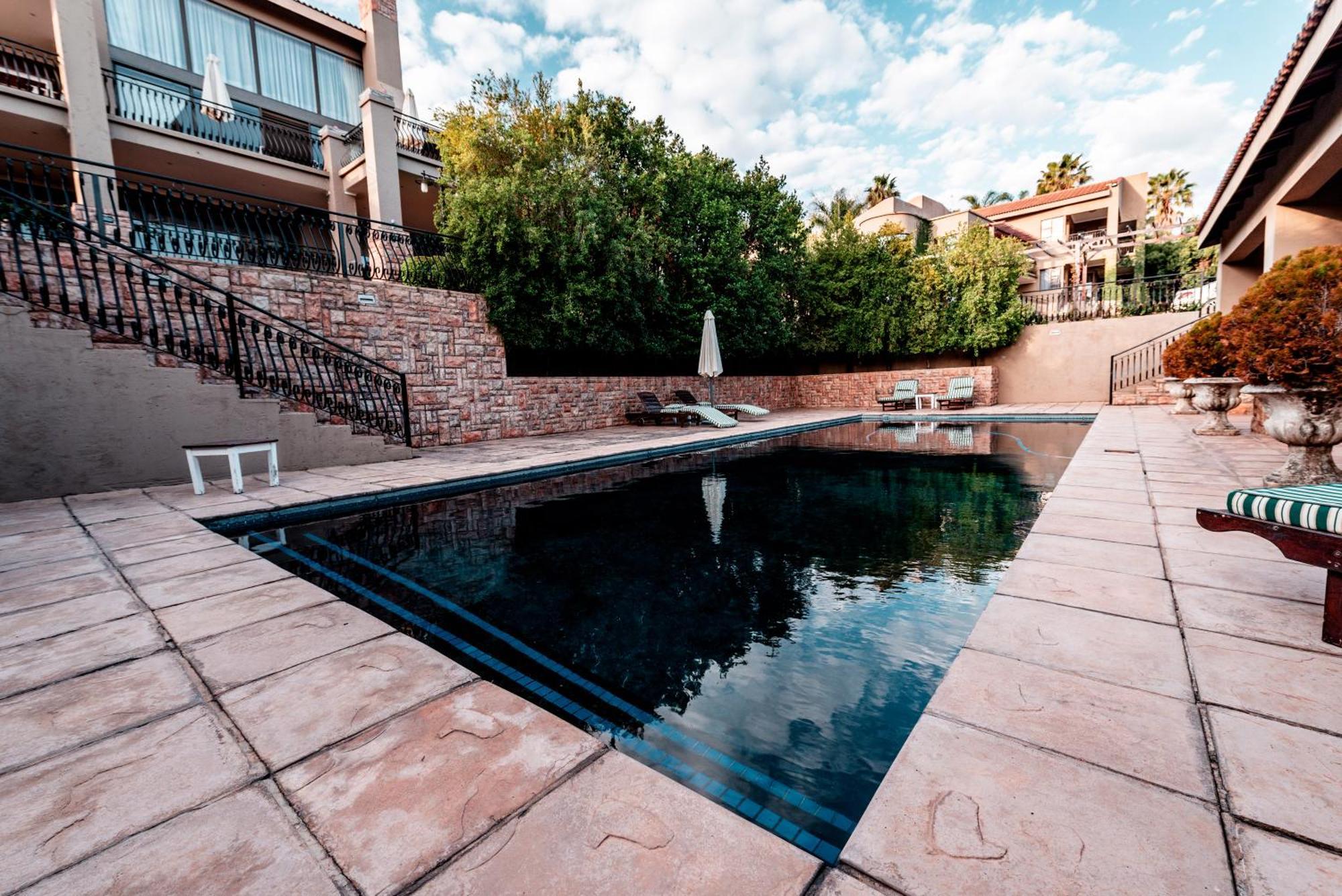 Chateau La Mer Exclusive Guesthouse & Spa Hartbeespoort Bagian luar foto