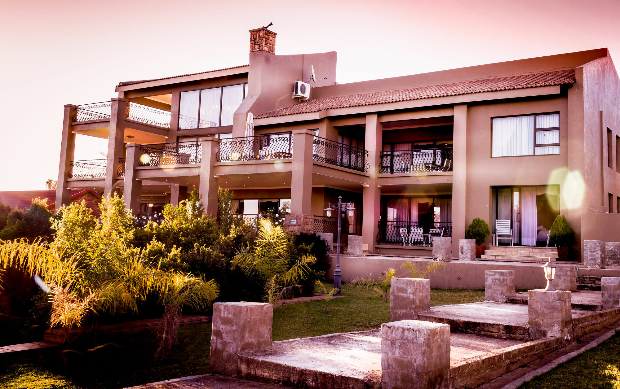 Chateau La Mer Exclusive Guesthouse & Spa Hartbeespoort Bagian luar foto