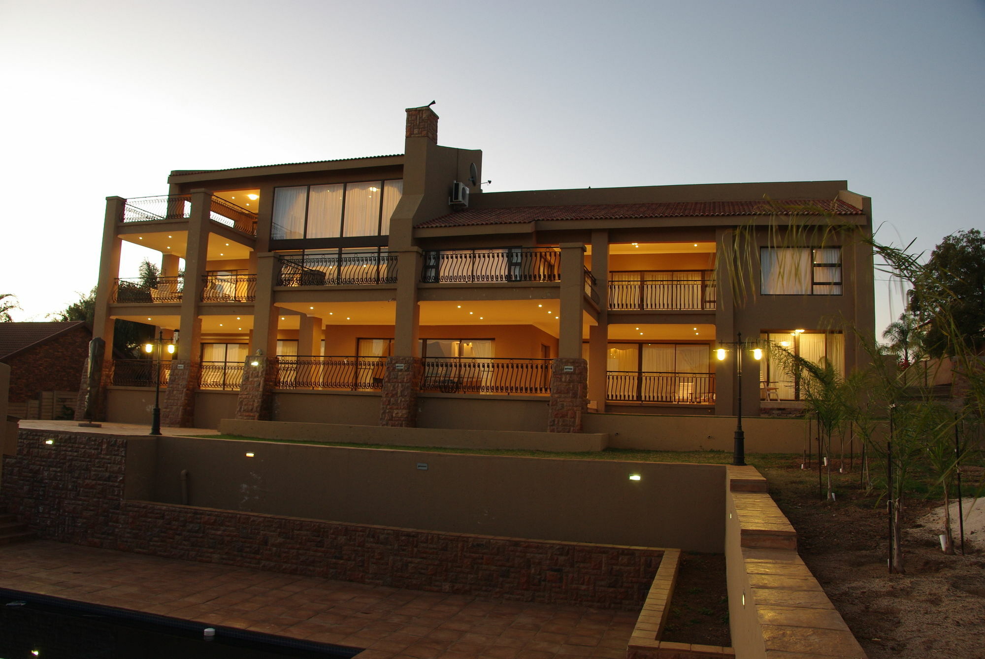 Chateau La Mer Exclusive Guesthouse & Spa Hartbeespoort Bagian luar foto