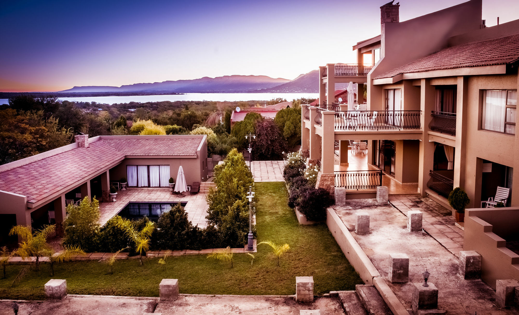 Chateau La Mer Exclusive Guesthouse & Spa Hartbeespoort Bagian luar foto